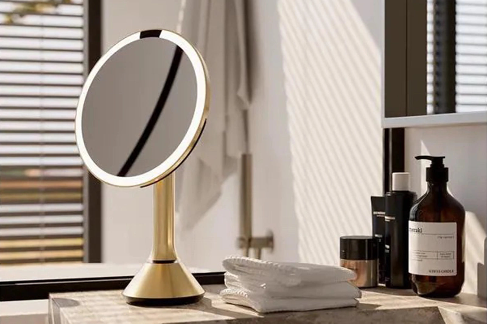 12695_Simplehuman_Sensorspiegel_messing_ST3061_mood