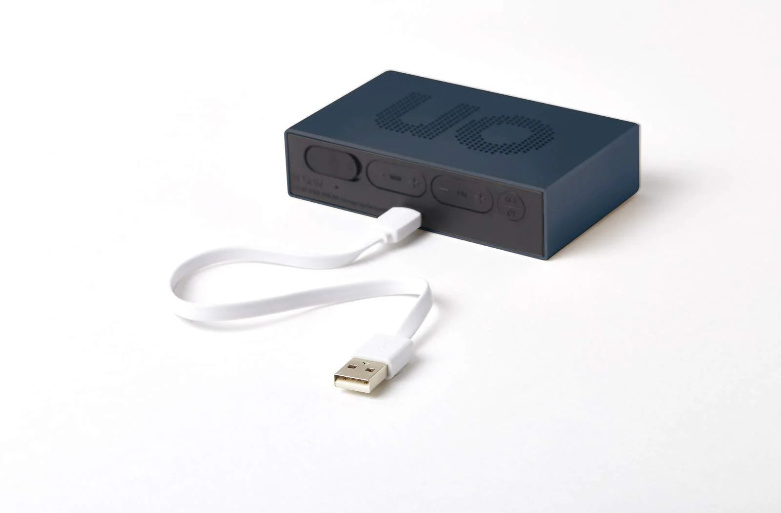 38589-Lexon_Flip_Premium_blau_USBC_Kabel