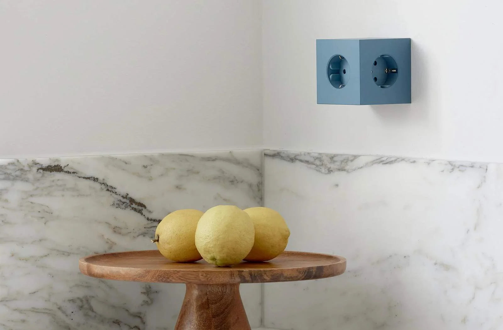 39682_Avolt_square2_wall_blau_kueche_mood