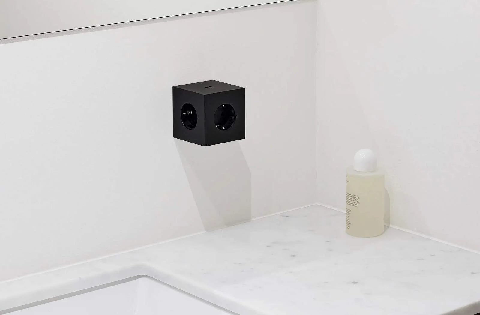 39686_Avolt_square2_wall_schwarz_bad_mood