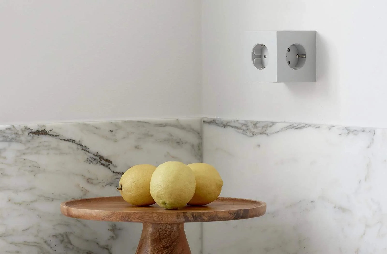 39690-Avolt_square2_wall_grau_küche_mood