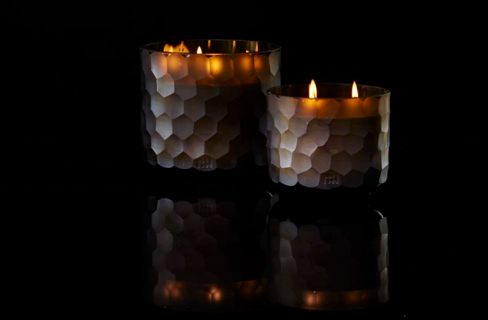 40200-Onno_duftkerze_circle_S_L_schwarz