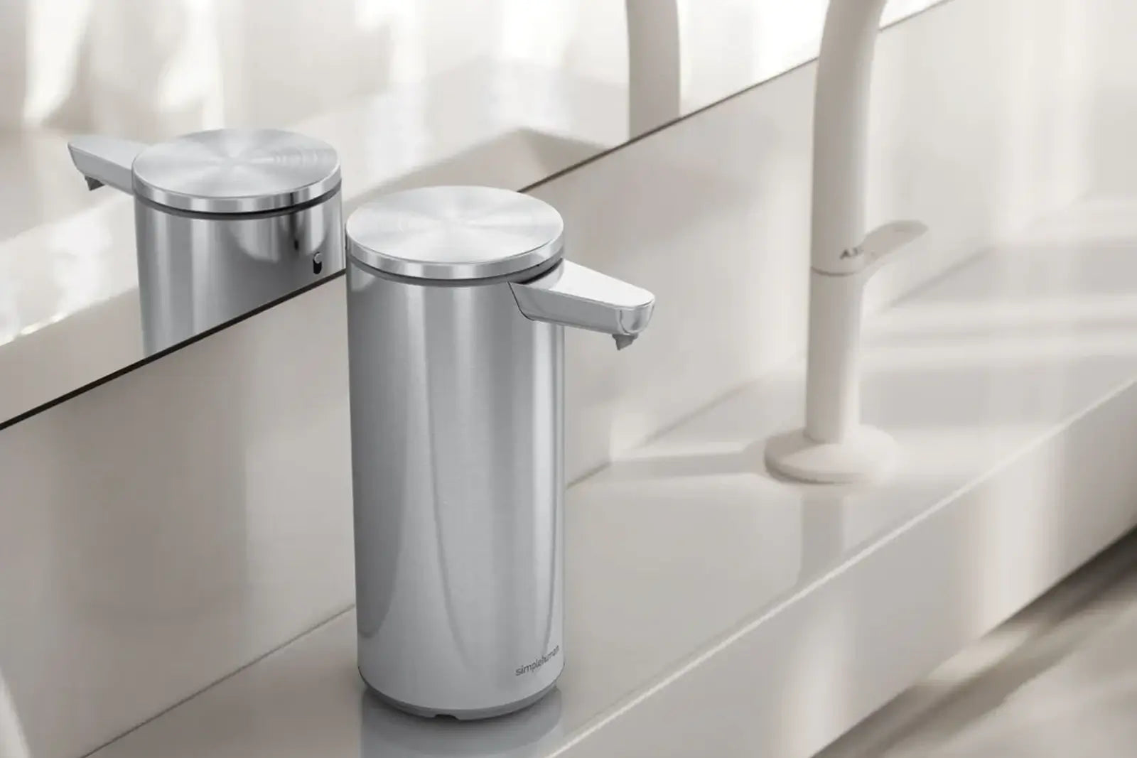 62595-simplehuman_sensorspender_mit_Caddy_266ml_6