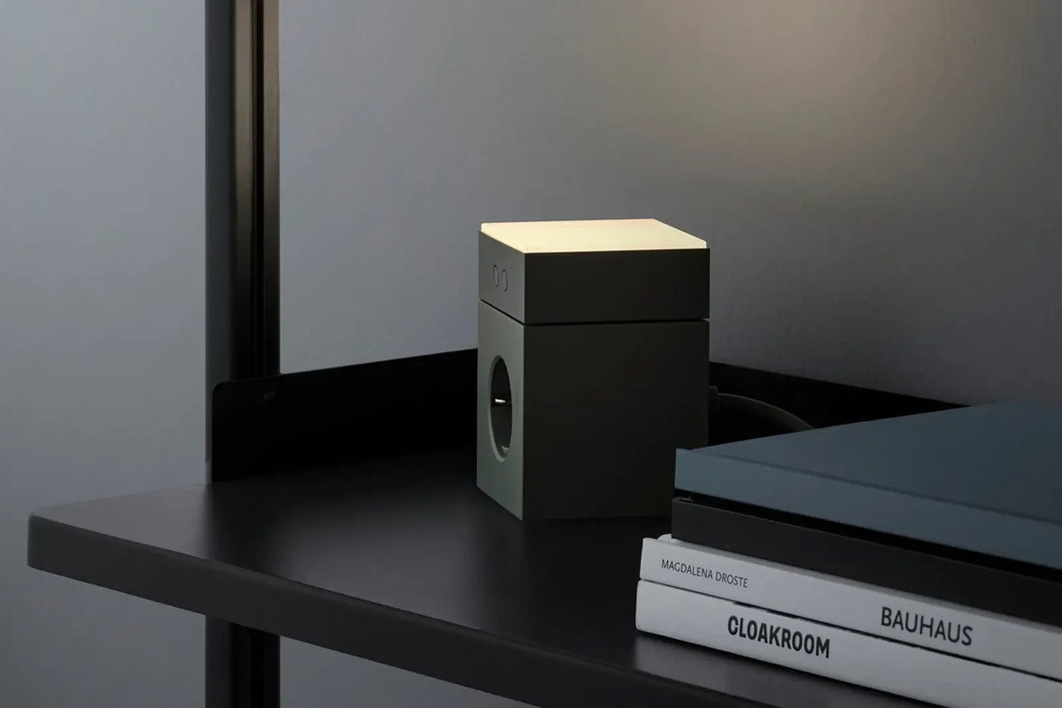 Avolt LED Steckdosen Lampe | Lamp 1 | Dimmbar