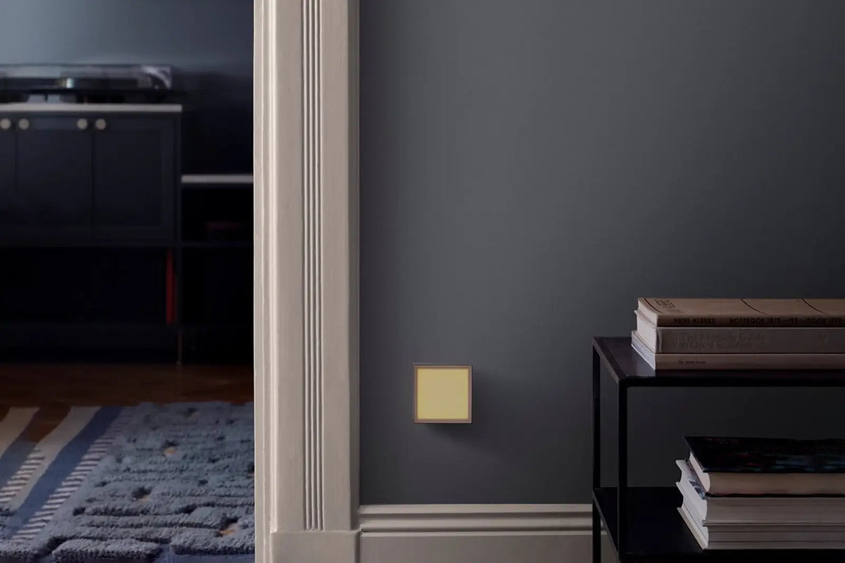 Avolt LED Steckdosen Lampe | Lamp 1 | Dimmbar