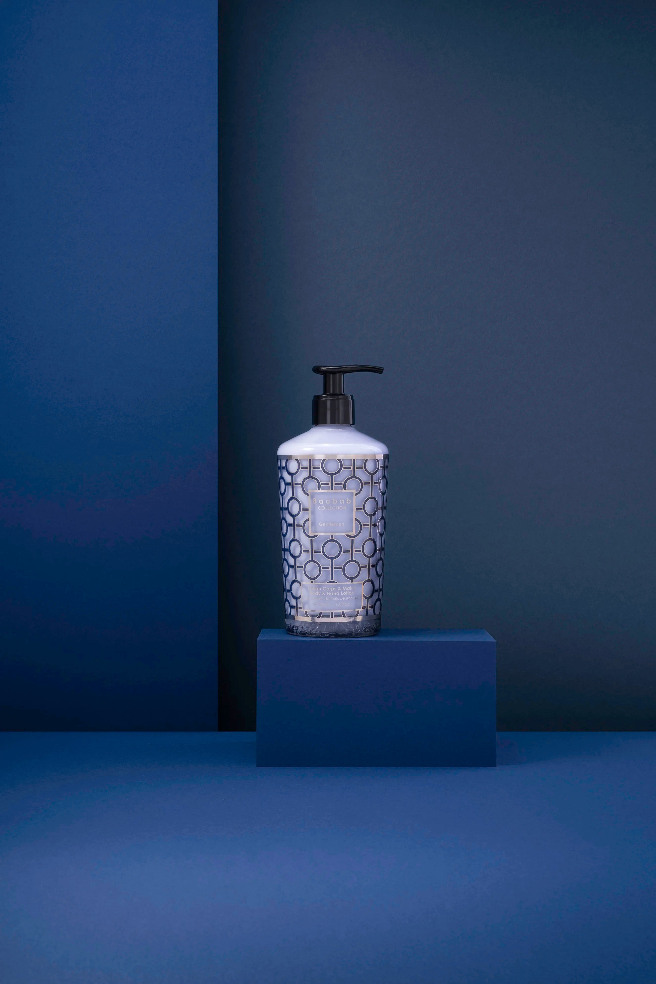 12609-Baobab_My_first_Cosmetics_Body_hand_Lotion_Gentlemen_box_mood