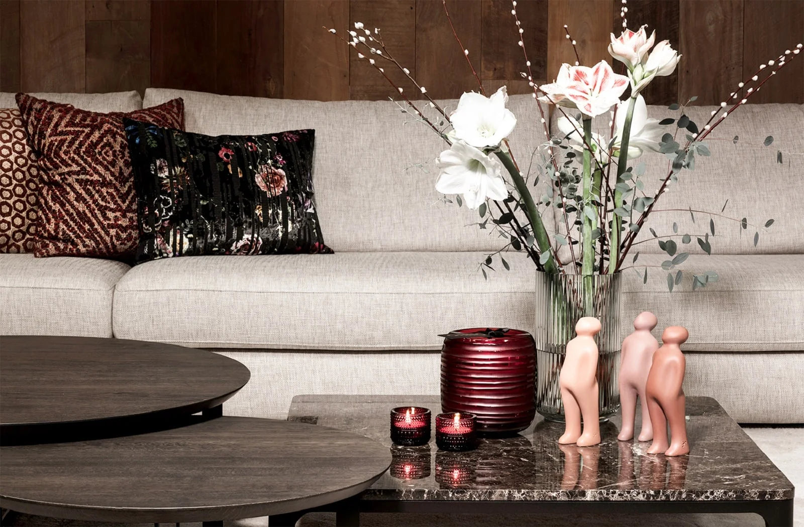 16100_Onno_sphere_red_Duftkerze_mood_couch