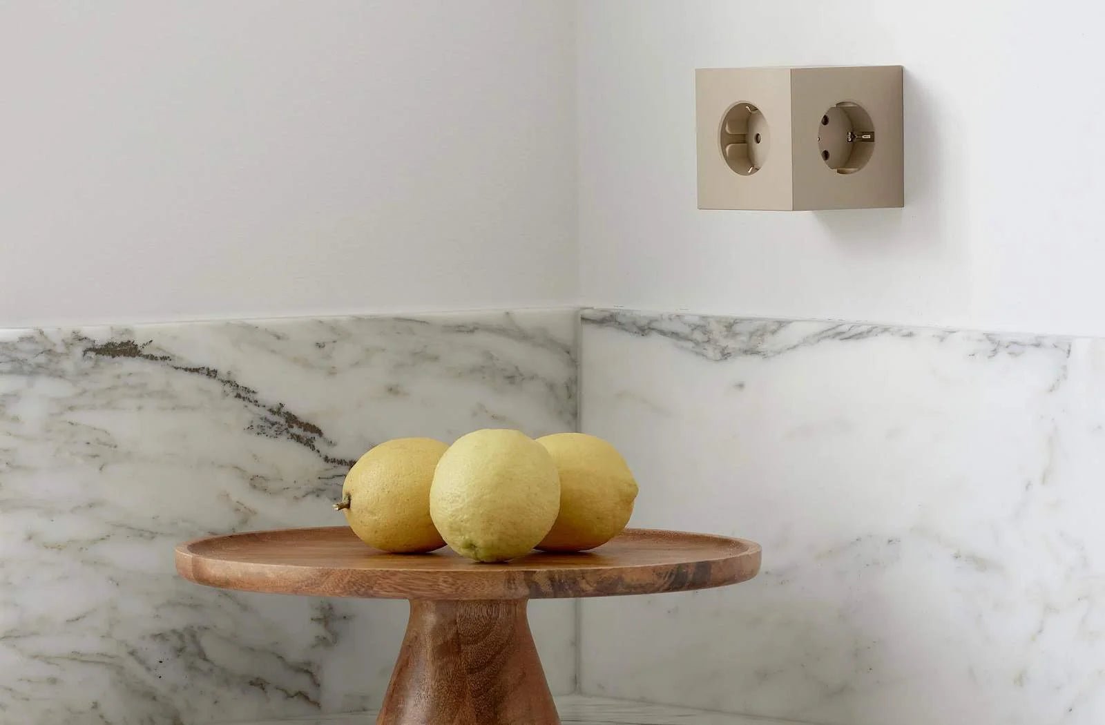 39680-Avolt_square2_wall_beige_küche_mood