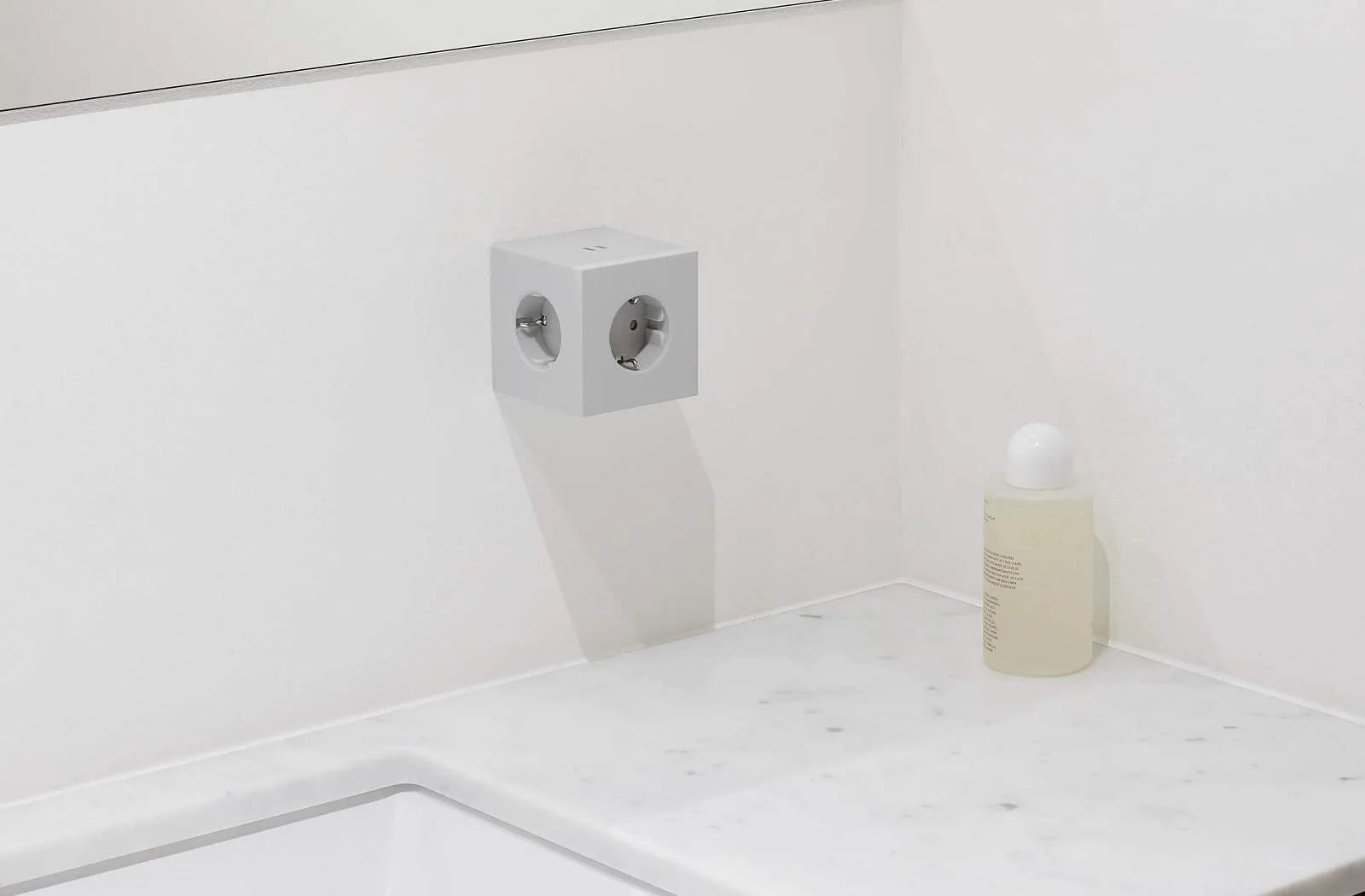 39691_Avolt_square2_wall_grau_bad_mood