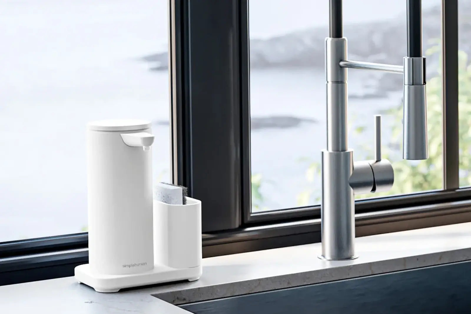 62766-simplehuman_sensorspender_414ml_caddy_weiß_6