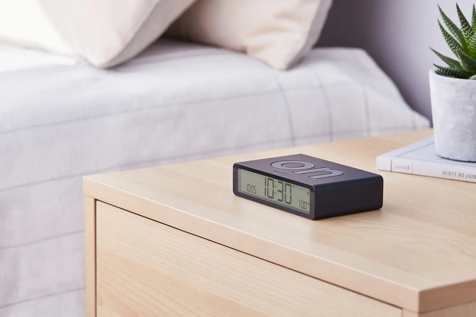 74379_lexon_wecker_classic_schwarz_8