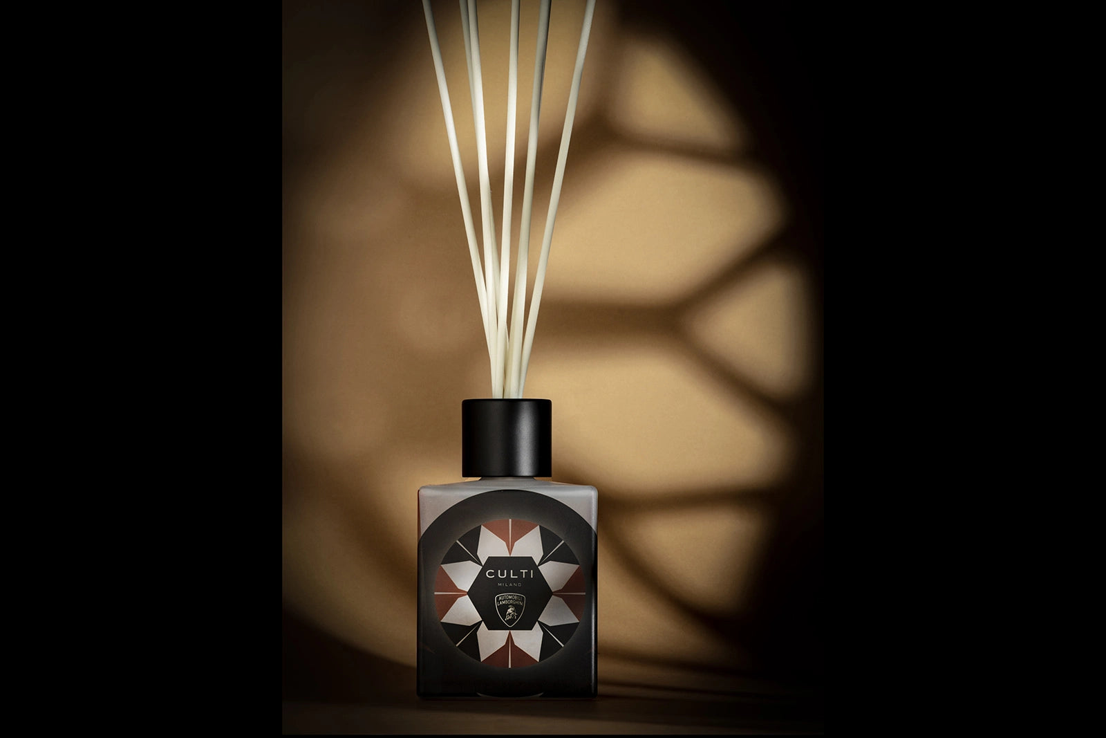 9419-Culti_Milano_Lamborghini_Diffuser_Special_Edition_1000ml_mood2