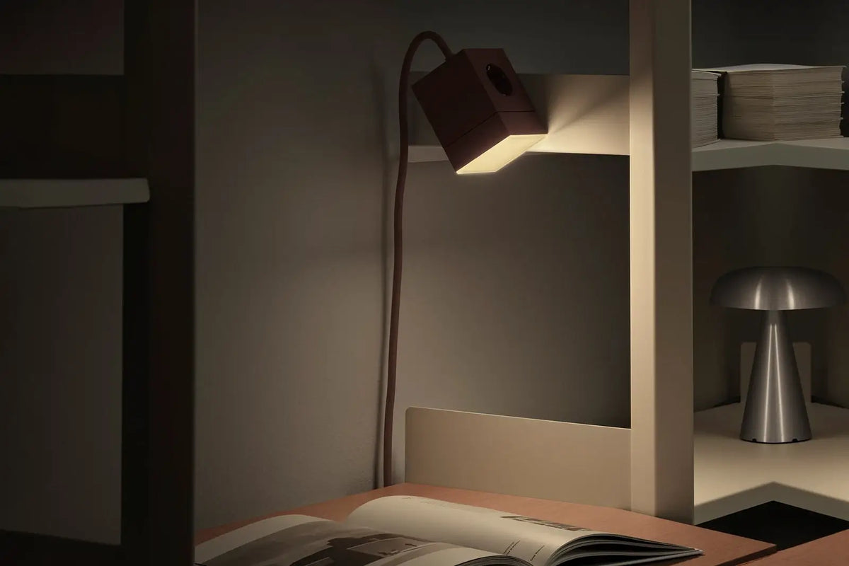 Avolt LED Steckdosen Lampe | Lamp 1 | Dimmbar