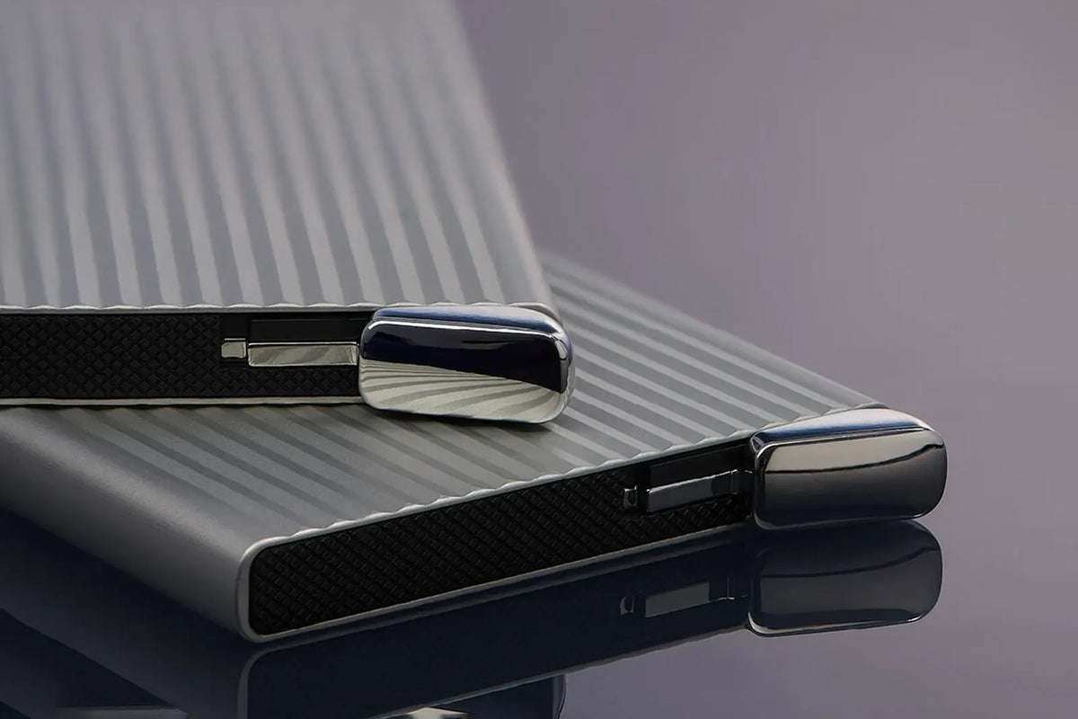 Secrid Cardprotector Premium+ | Smartphone Kartenetui | Fluted Magsafe